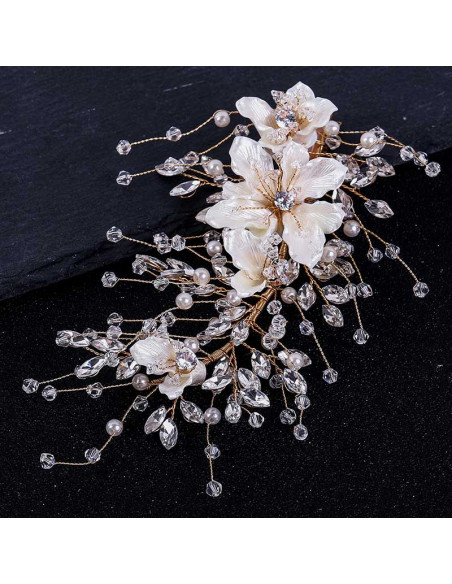 Accesoriu par din fire delicate, flori sidefii cu cristale, margele si perle