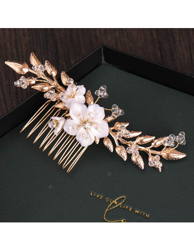 Pieptene de par elegant, ramuri lungi metalice si trei floricele din acril, cu margelute
