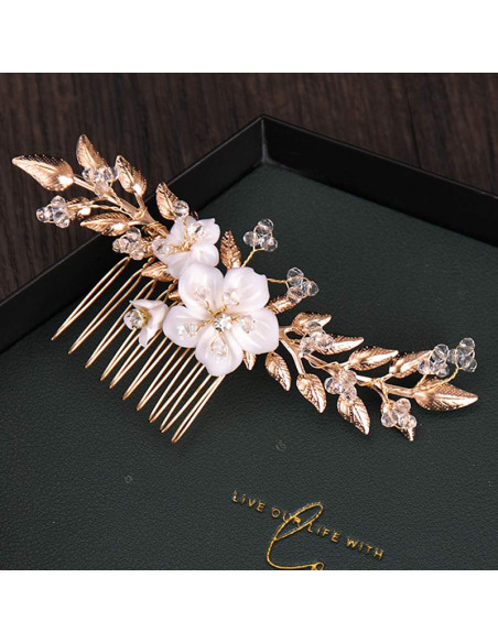 Pieptene de par elegant, ramuri lungi metalice si trei floricele din acril, cu margelute