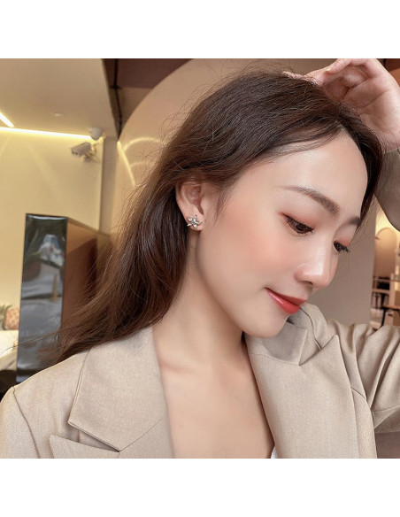Set cercei ear cuff asimetrici cu floricele cu cristale si lantisoare