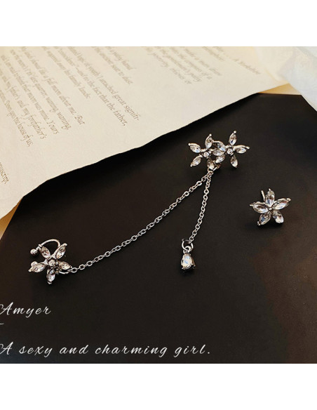 Set cercei ear cuff asimetrici cu floricele cu cristale si lantisoare