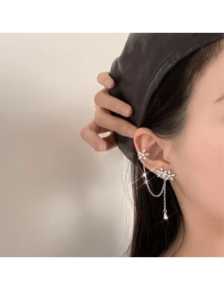 Set cercei ear cuff asimetrici cu floricele cu cristale si lantisoare
