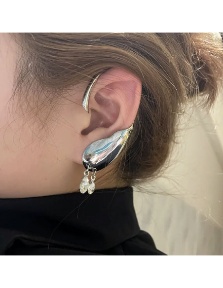 Cercel ear cuff wrap, care inveleste lobul urechii, cu 2 cristale