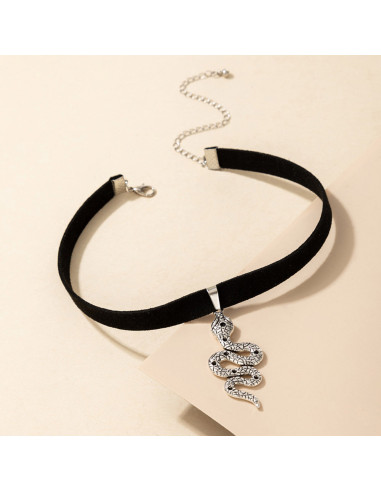Colier choker din piele ecologica si medalion cu sarpe