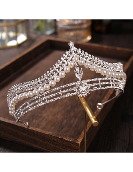 Tiara eleganta Valentine, model delicat cu frunzulite, floare si perle albe