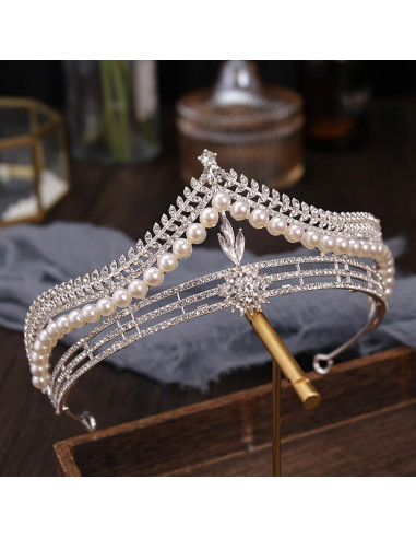 Tiara eleganta Valentine, model delicat cu frunzulite, floare si perle albe
