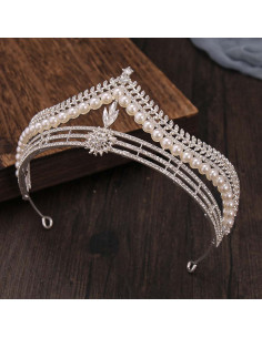 Tiara eleganta Valentine, model delicat cu frunzulite, floare si perle albe 2