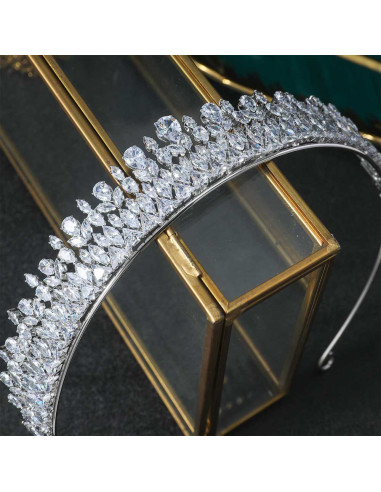 Tiara eleganta Snowdrops, model ingust cu cristale si flori
