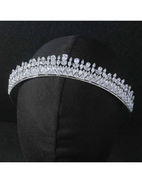 Tiara eleganta Snowdrops, model ingust cu cristale si flori