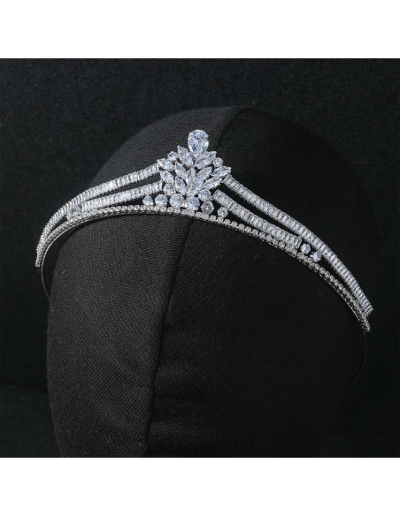 Tiara eleganta Night Angel, model delicat cu cristale dreptunghiulare si ascutite