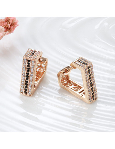 Cercei eleganti geometrici, cu zirconii albe si negre si model floral