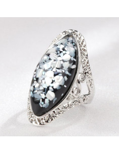 Inel vintage lung, cristal oval cu bucatele de sidef si rama metalica 2