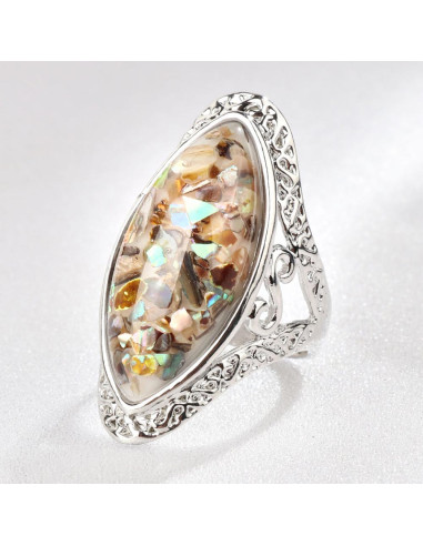 Inel vintage lung, cristal oval cu bucatele de sidef si rama metalica