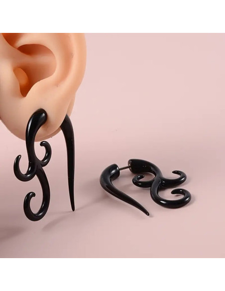 Ear expander fals, model tribal cu trei capete rasucite din plastic negru