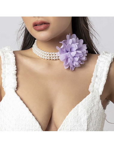 Colier choker statement, din trei siruri de perle albe si crizantema textila