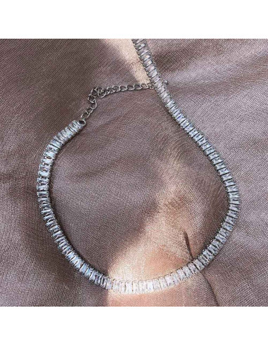 Colier tenis cu cristale de zirconie cubica, in montura dreptunghiulara, la baza gatului