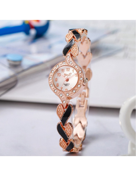 Ceas de dama elegant, curea metalica cu inimioare delicate bicolore si cristale