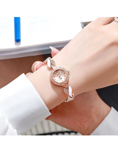 Ceas de dama elegant, curea metalica cu inimioare delicate bicolore si cristale 2