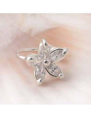 Cercel tip ear cuff, floricica micuta cu cinci cristale