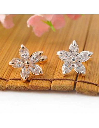 Cercel tip ear cuff, floricica micuta cu cinci cristale