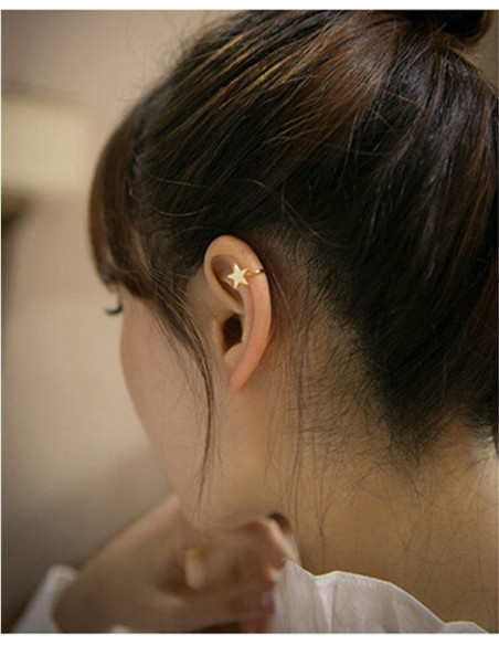 Cercel ear cuff, model cu triunghi, foarte mic si delicat