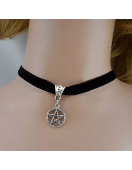 Colier choker din catifea neagra, cu medalion Pentagrama