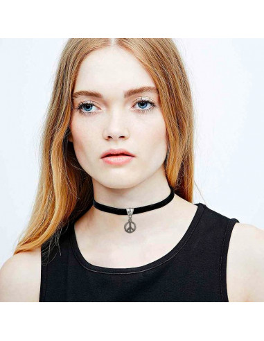Colier choker din catifea neagra, cu medalion Semnul pacii